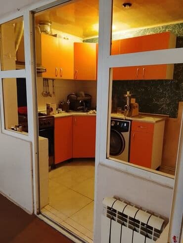 agdasda tecili satilan evler: Satılır/icarəyə verilir: həyət evi və ayrıca qaraj/ustaxana sahəsi — 9