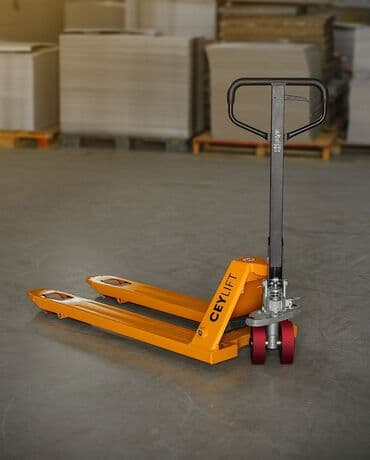 Transpalet temiri. Gelib yerinde temir ve muayine. Zemanet verilir