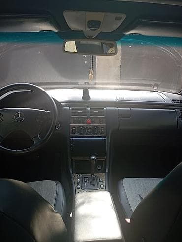 raf 4: Mercedes-Benz E-Class (W210) sedan – qara rəng, 4 qapılı, orijinal — 3