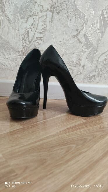 qadınlar üçün ketlər vans old skool: Tuflilər, Ölçü: 38, rəng - Qara, İşlənmiş — 2