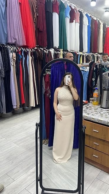 kurtka m l: Zərif ziyafət/libas - Rəng: krem/şampan - Model: düz kəsim, yerə — 2