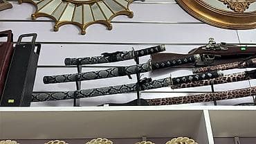 gitara klassik: Dekorativ samuray qılıncları dəsti.qiymetler 60 AZN den baslayir. - — 9