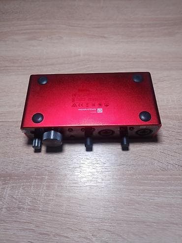 ses guclendiri: Focusrite Scarlett 2i2 USB audio interfeysi heç bir problemi yoxdur 0 — 4