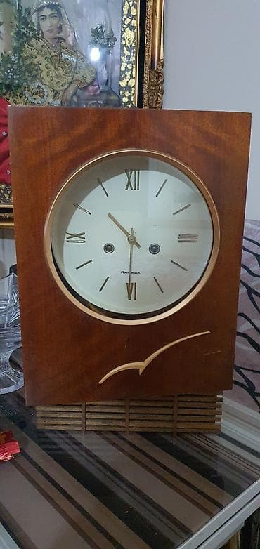 Qədimi zəngli divar saatı,əla işlək vəziyyətdə,yantar-çayka,əla