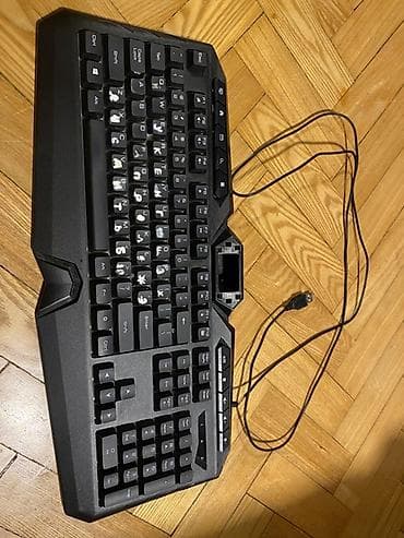 USB naqilli klaviatura – oyun üslublu tam ölçülü model. Klaviatura tam