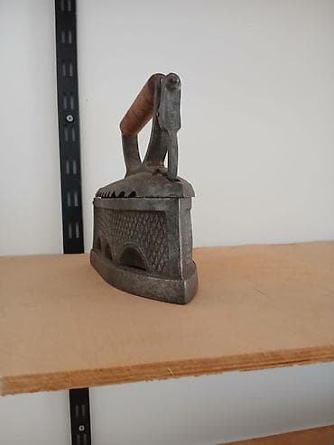 kreditle velosiped satisi: Antik kömür ütüsü - Material: tökmə çuqun gövdə, taxta qol - — 1