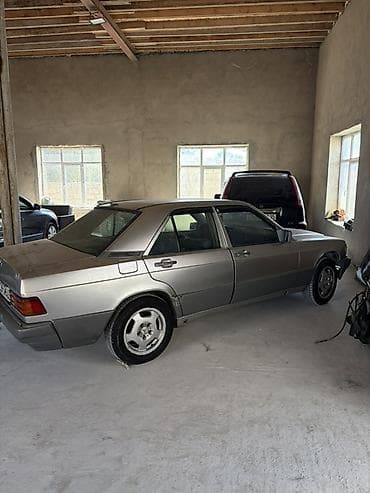 bmw e39 far: Mercedes-Benz 190 (W201): 2 l | 1990 il Sedan — 2