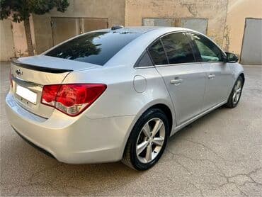 kia ceed 2010: Chevrolet Cruze: 1.4 l | 2015 il 226000 km Sedan — 4
