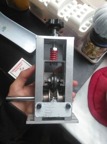 Maye divar kağızları: Kabel soyan — 1