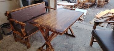 metbex masa ve oturacaqlar: Rustik taxta yemək dəsti Tərkibi: - 1 ədəd düzbucaqlı masa - 2 ədəd — 4