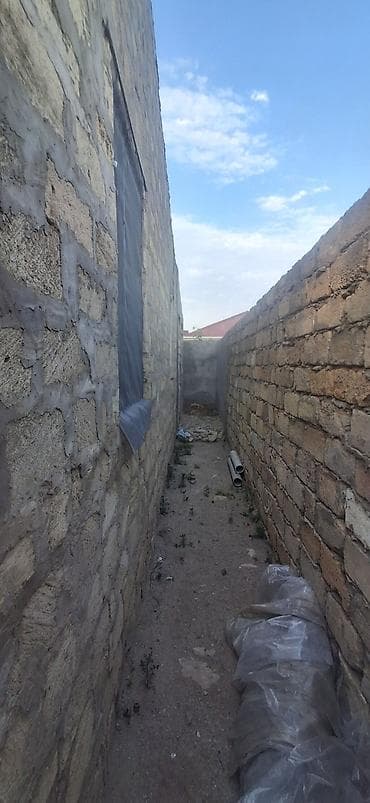qapi: Istixana kompleksi və bağ sahəsi - Daş hasarla çevrili ərazi, metal — 7