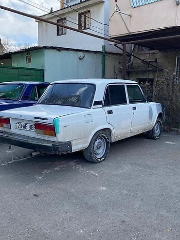 Salam tekerler satılmır ancaq barter olunur az işdenmis 13 dük