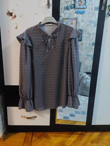 Razmer-42. 3 defe giyilib