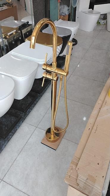 dush: Qızılı rəngdə sərbəst dayanan vanna qarışdırıcısı və duş seti - — 1