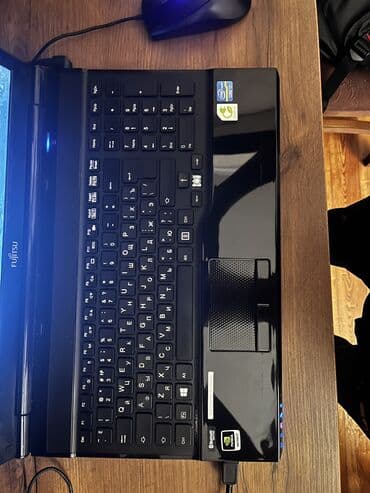 masa üsdü komputer: Intel Core i7, 8 ГБ ОЗУ, 15.6 " — 9