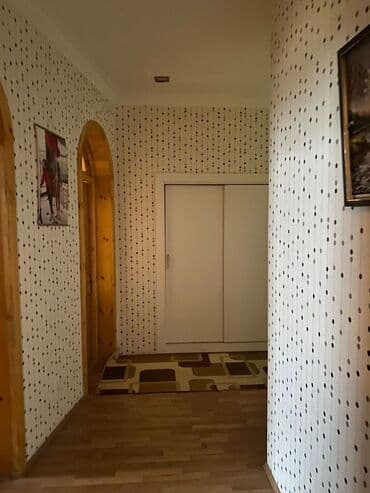 7 ve 8 mkr satilan evler: 6 otaqlı, 7000 kv. m, Orta təmir — 24