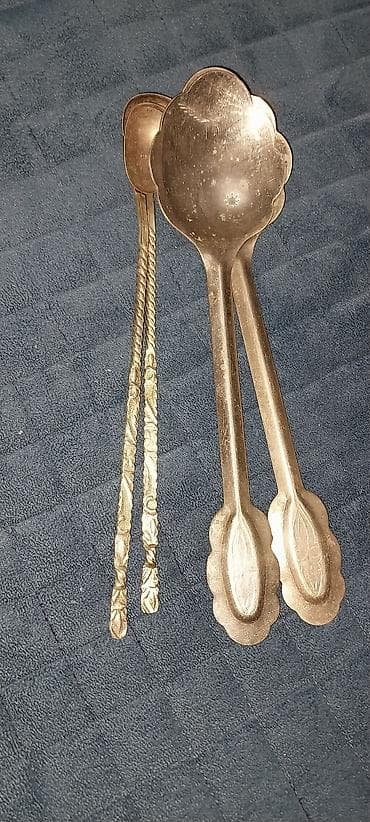 antik şamdan: Məhsul: Antik metal mətbəx qaşıqları dəsti Təsvir: - 4 ədəd metal — 1