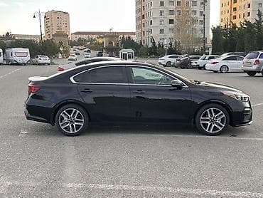 kia sportage 2008: Kia Forte: 2 l | 2020 il Sedan — 3