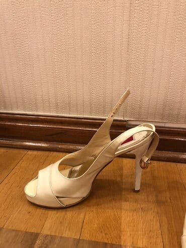 женские пляжные шлепанцы: Размер: 35, цвет - Белый, Б/у — 6