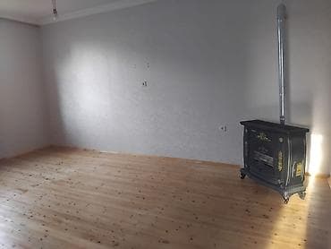 kiraye ev berde: Sarayda 3 otaqli bos heyet evi kiraye verilir .Istilik iran peci — 2