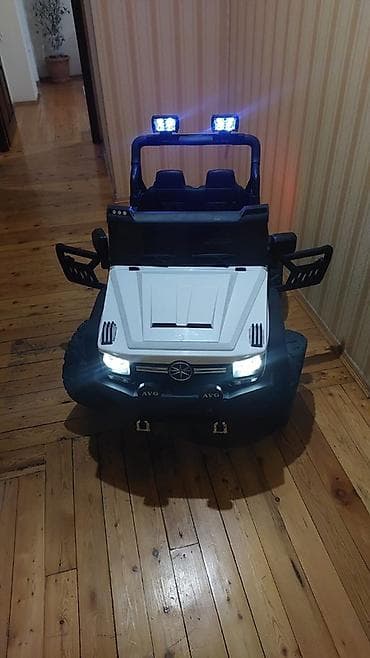 deri plas: Uşaq üçün elektrikli off-road maşın - Korpus: ağ-qaraylaq dizayn, iri — 4