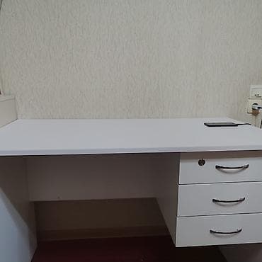 Düz masa, Stulsuz, Polkasız, Siyirməli, MDF