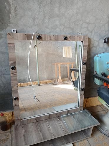 pulsuz uce: 📌 Güzgülü Bərbər Masası – 6 LED İşıqlı, Tam İşlək! 💈 Salonunuza zövqlü — 1