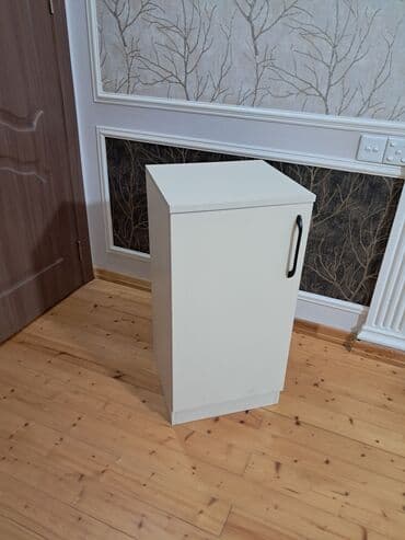 столик для кровати: Тумбы — 11