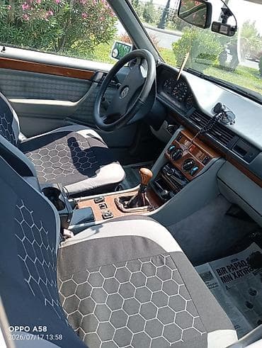 mersedes saat: Mercedes-Benz E 230: 2.3 l | Sedan — 9