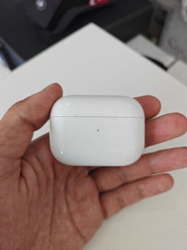 airpods pro: AirPods Pro — 1