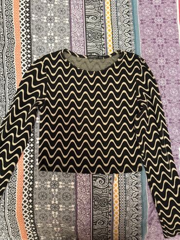 qadınlar üçün tvid jaketlər: Sviter, Stradivarius, S, rəng - Qara — 1