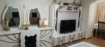 samdam: Qonaq otağı üçün dəst – klassik-modern üslub Tərkibi: - TV stendi və — 2