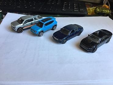 mini disk: Kolleksiya üçün 4 ədəd metal oyuncaq avtomobil dəsti - Miqyas — 1