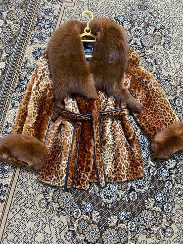 türk istehsalı olan qadın şubaları: Шуба из стриженой овчины,воротник и рукава песец,хорошего — 1