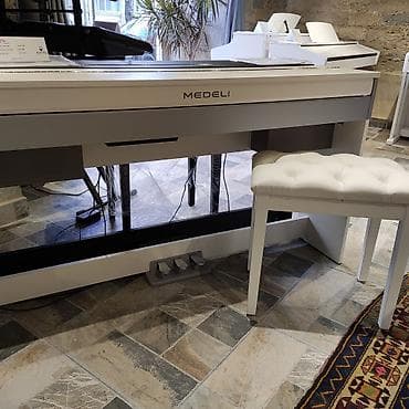 qədimi pullar: Elektro piano Medeli CDP 5200 WH Polifoniya:128 Klaviçlər:88 — 2