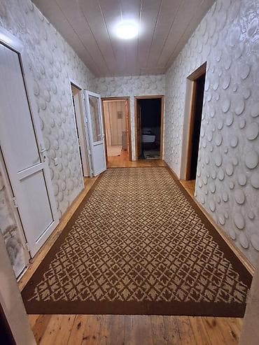 vip inşaat: 3 otaqlı mənzil – geniş dəhlizli plan, taxta döşəmələr və hündür — 1