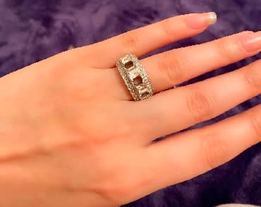 tek qas brilliant uzukler: Üzük — 1