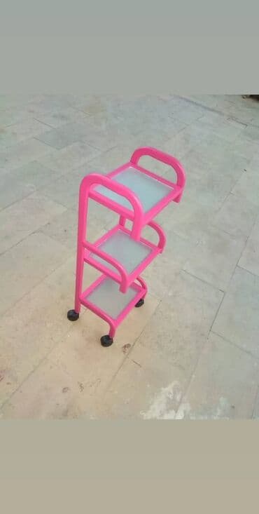 стол для дачи: Etejerka
Polkalı siyirməli şkaf
Daşıyıcı
Kosmetoloji
Tibbi — 4