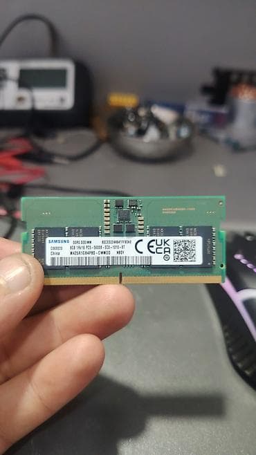 notbuk gence: Operativ yaddaş (RAM) Samsung, 8 GB, > 4000 Mhz, DDR5, Noutbuk üçün — 1