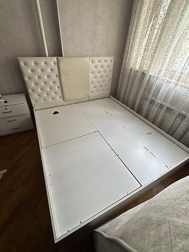 lovhe: Ağ rəngli iki nəfərlik yataq dəsti - Ölçü: təxmini 160×200 sm — 2