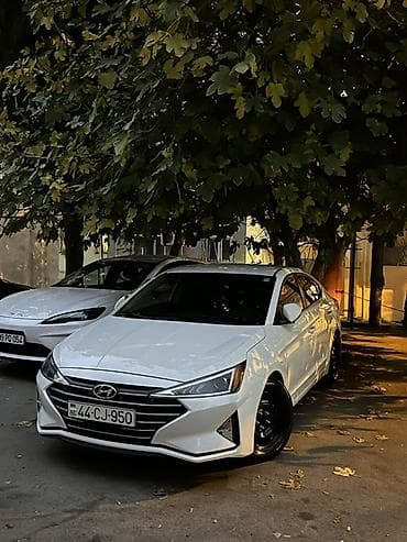 hunday accent 2004: Hyundai Elantra: 2 l | 2019 il Sedan — 2