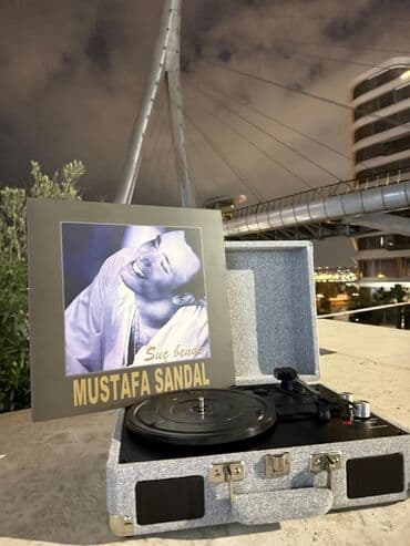 виниловый проигрыватель баку: Qrammafonlar Mehduddur!!! Çox gözəl Retro Qramafonlar və göz oxşuyan — 3