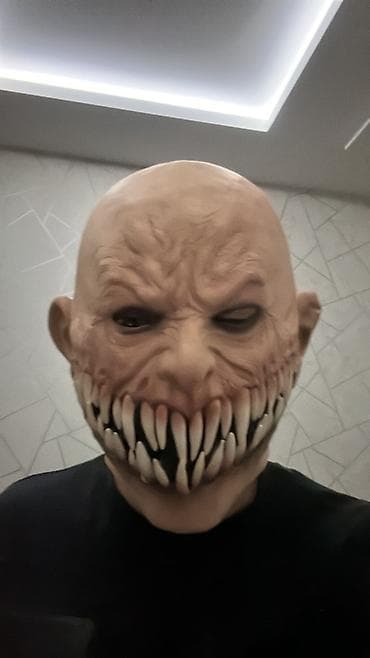 Qorxu temalı tam üz maskası Normalda belə maskalar 50-60azn olur mənim
