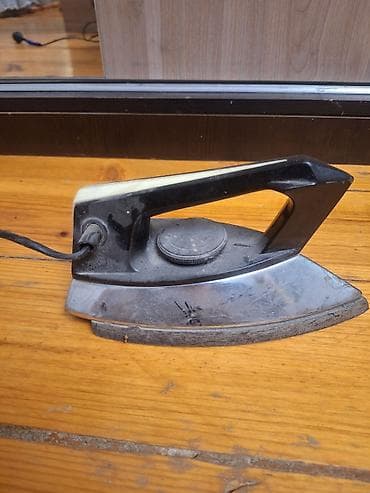 Sovet istehsalı elektrik ütüsü – model UT1000-1,6 Texniki