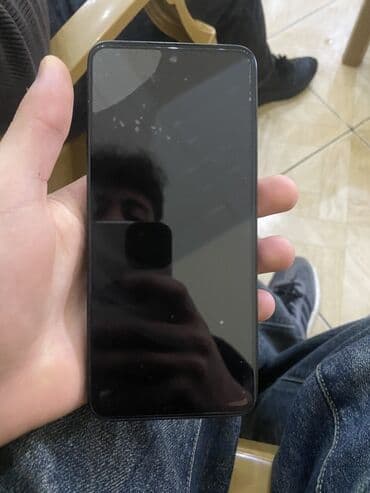 Redmi smartfon - Rəng: Qara, parlaq arxa panel - Korpus: Düz kənarlı