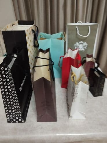 irshad telecom saatlar: Kutu sumkalar hamsı bir yerde 6 azn — 2