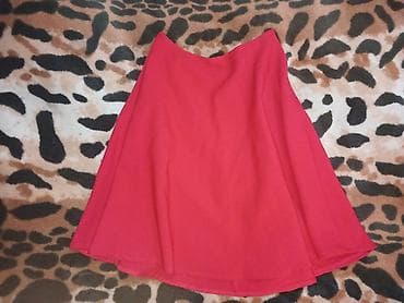 qırmızı ətəklər: Qırmızı ətək - Model: A-kəsim, yüngülcə genişlənən siluet - Uzunluq — 1