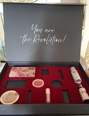 ❗️Təcili❗️Revolution Beauty London hədiyyə qutusu 40×57 ölçüdə - — 2