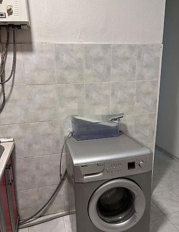 1 otaqli ev: Yeni Günəşli,bina 25,mənzil 120, mərtəbə 9/4 .1 otaq 28 kv Evdə — 4