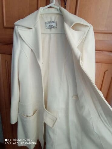 ağ palto: Türkiyə istehsalı palto. 1 dəfə geyinilib. Ölçü S — 2